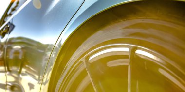 Jant lastik ve bir büfe mavi araç dış yan