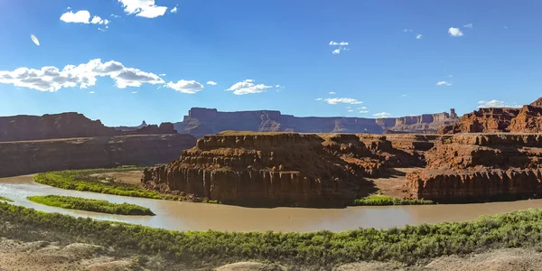 Colorado-Fluss und beeindruckende Schluchten in Moab utah — Stockfoto