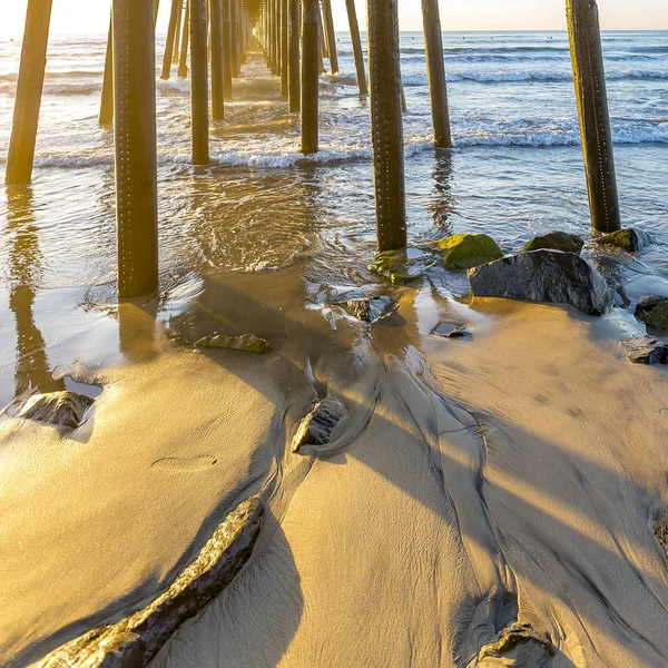 De houten pier van Oceanside Californië bij zonsondergang — Stockfoto