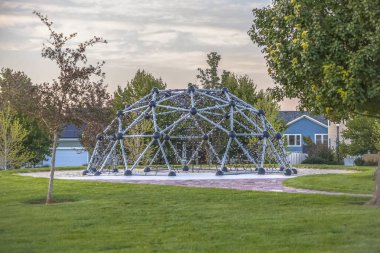 Daybreak Utah çerçevede tırmanma jeodezik kubbe ip