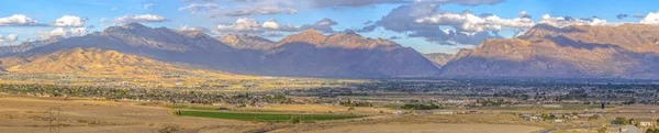 Paisagem panorâmica do Vale do Utah com céu e montanha — Fotografia de Stock