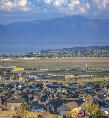 Eagle Mountain Ut evlerde göl ve dağ yakın