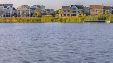 İnsan Daybreak Utah Oquirrh Gölü ve ev yapımı