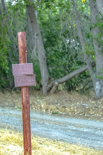 Yön işareti ve hiking trail Provo Utah