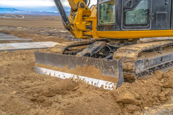 Bagr Nečistotami Stěhování Kus Před Nectnost Pás Pro Pohyb Traktor — Stock fotografie