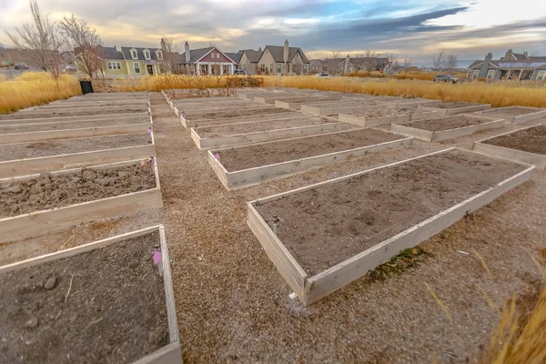 Growbeds topluluk Park Daybreak Utah yerliler için. Utah Valley birçok ortak topluluk alanı aile dostu için iyi bir zaman vardır..