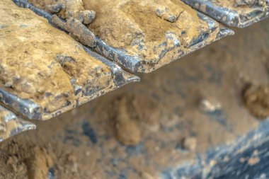 Ekskavatör metal izleme yüzeyi kuru kir caked