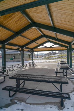 Eagle Mountain Utah piknik masaları ile köşk