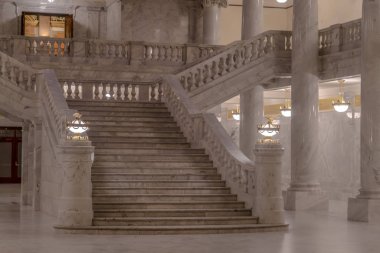 İkonik Utah State Capital Binası'ndaki merdivenler