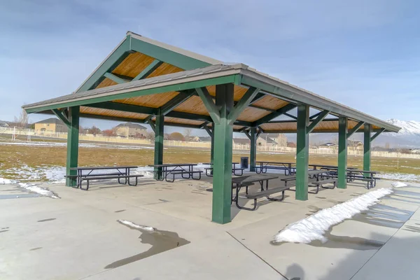 Kış aylarında evlere ve dağa karşı köşk