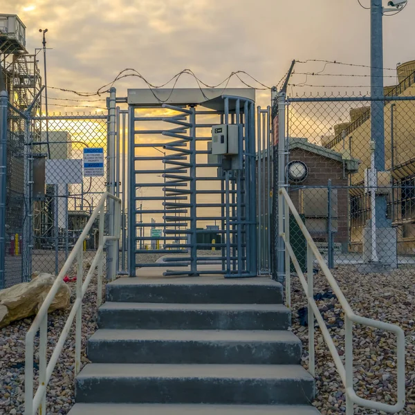 Clear Square Entryway of a Power Plant in Utah Valley with stairs and volving door — стоковое фото