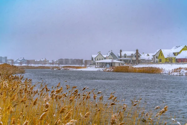 Oquirrh sjön vid gryningen Utah på vintern — Stockfoto