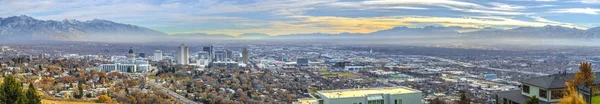 Vista panorâmica do movimentado centro da cidade de Salt Lake City Utah — Fotografia de Stock