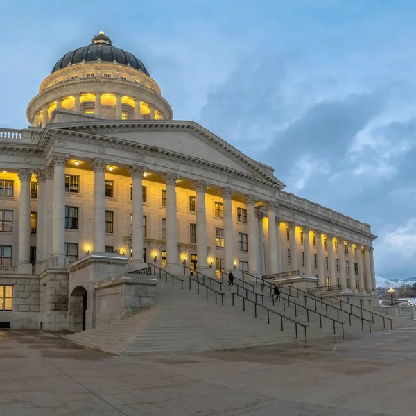 Frame Square Panorama of the grand Utah State Capital Building illuminated with warm lights — Stock Photo, Image