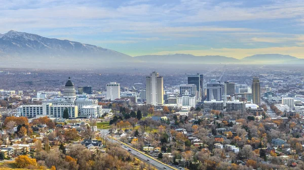 Panorama Vista panoramica del vivace centro di Salt Lake City Utah — Foto Stock