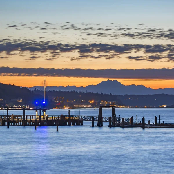 Vyhlídkové zobrazení v zátoce Tacoma při západu slunce — Stock fotografie