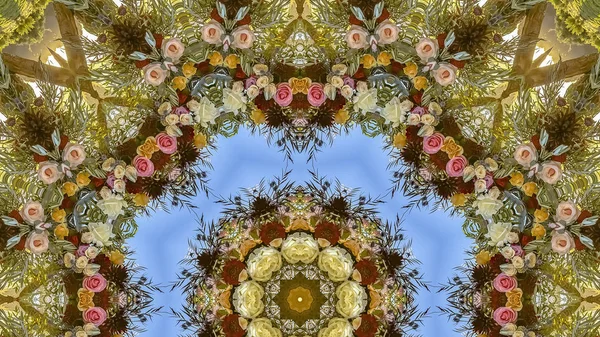 Panorama Exhibición viva con manchas coloridas de flores en arreglo circular en la boda en California — Foto de Stock