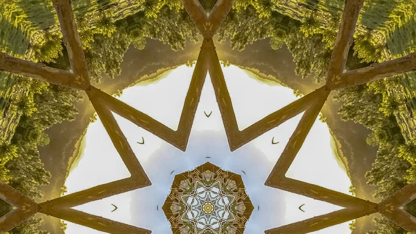 Panorama Forma de estrella angular hecha de madera abstracta Chuppah foto de una boda judía al atardecer —  Fotos de Stock