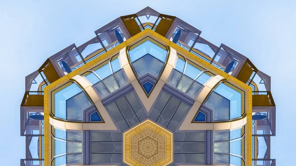 Панорама Фрактальный шар из балконов и палуб — стоковое фото