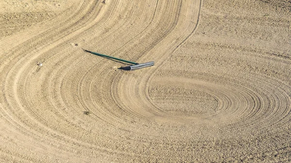 Panorama bliska pola golfowego piasek bunkier z okrągłym wzorem stworzonym przez Grabie — Zdjęcie stockowe