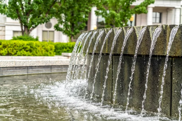 Nahaufnahme der Wasserfontäne vor dem Kapitol des Staates Utah — Stockfoto