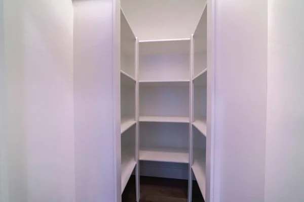 Empty interior of a walk-in wardrobe interior — Stock Photo, Image