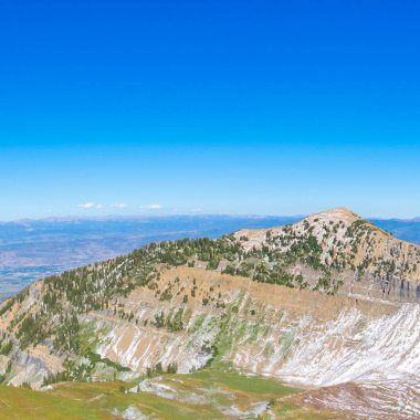 Timpanogos Dağı 'nın Kare Zirvesi, Utah, ABD gündüz ışığı