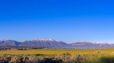 Panorama, Utah Vadisi 'ni gün ışığıyla kapladı.