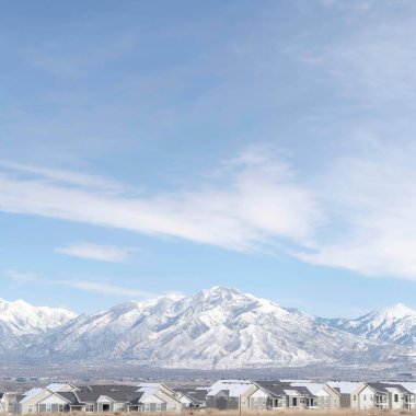 Kare hasat Vurucu Wasatch Dağları ve Utah 'ın Güney Ürdün Şehri kış mevsiminde