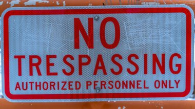 Panorama çerçevesi Utah Gölü manzarası. Kar ve gökyüzüne yaklaşmak yasaktır.