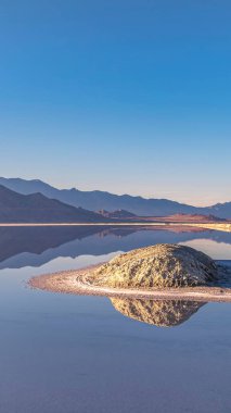 Utah, Bonnievale Tuz Düzlükleri 'ndeki Dikey Küçük Ada