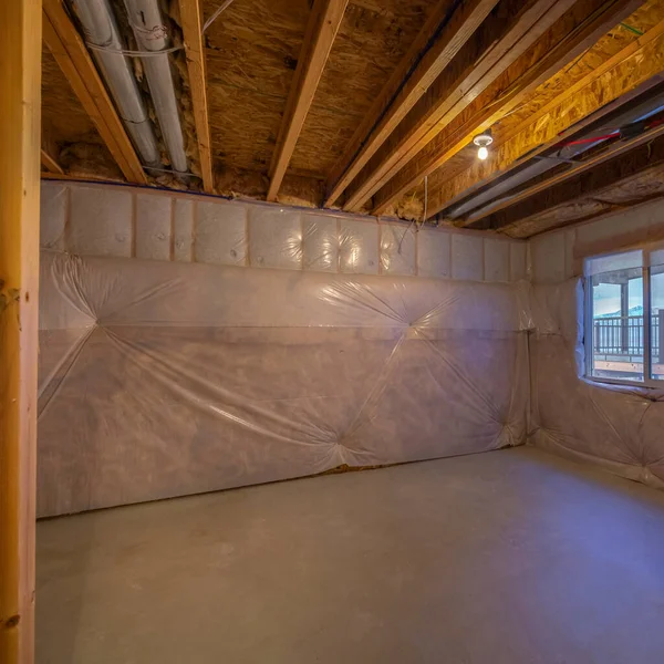 Square Empty interior of an insulated room interior — Stock Photo, Image