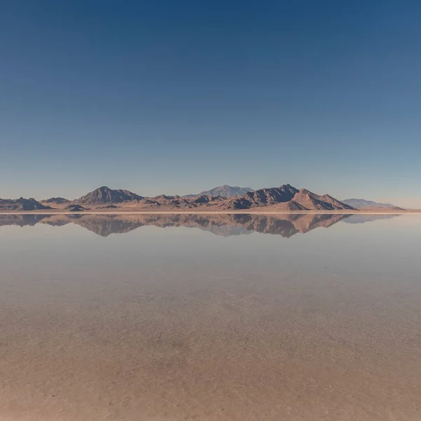 Quadratischer Rahmen Panoramalandschaft von Bonneville Salt Flats Tageslicht — Stockfoto