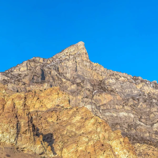 Quadro quadrado Paisagem natural de terreno montanhoso rochoso e céu azul em Provo Canyon Utah — Fotografia de Stock