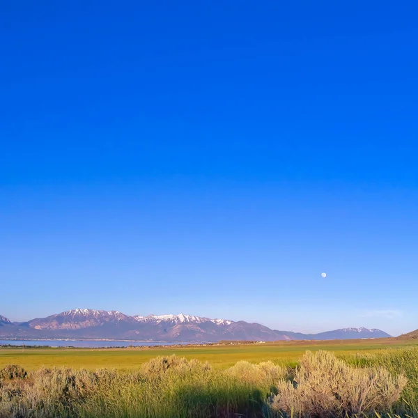 Coltivazione quadrata Panorama della valle dello Utah con luce diurna della catena montuosa — Foto Stock