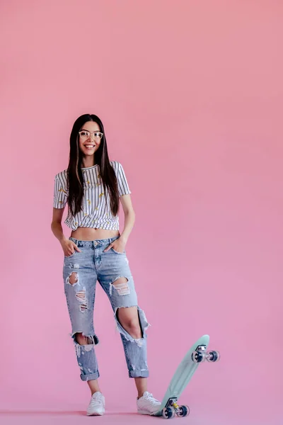 Young Asian Teenage Girl Pink Background Stylish Young Woman Skateboard — Stock Photo, Image