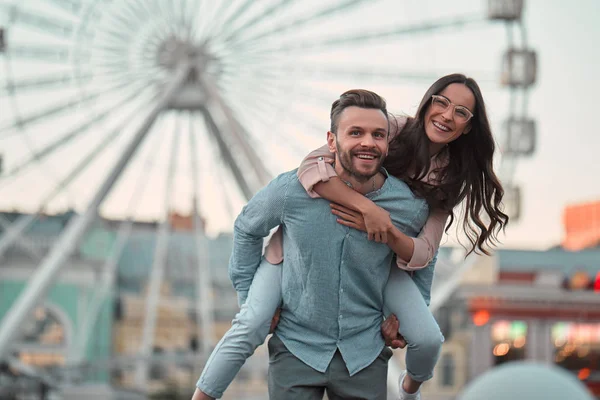 Amor Está Casal Romântico Bonito Passar Tempo Juntos Cidade Bonito — Fotografia de Stock