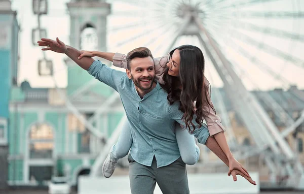 Amor Está Casal Romântico Bonito Passar Tempo Juntos Cidade Bonito — Fotografia de Stock