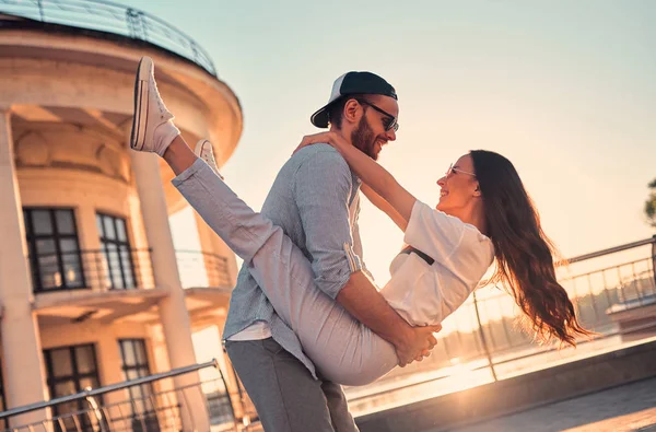 Szerelem Van Levegőben Aranyos Romantikus Pár Együtt Tölteni Időt Városban — Stock Fotó