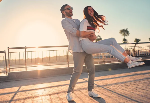 Amor Está Casal Romântico Bonito Passar Tempo Juntos Cidade Bonito — Fotografia de Stock