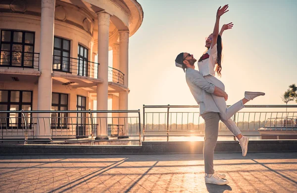 Havada Aşk Var Güzel Romantik Çift Şehirde Birlikte Vakit Sakallı — Stok fotoğraf