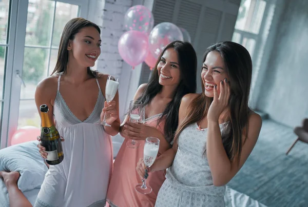 Three Young Attractive Women Having Fun Home Bedroom Girls Pajamas — Stock Photo, Image