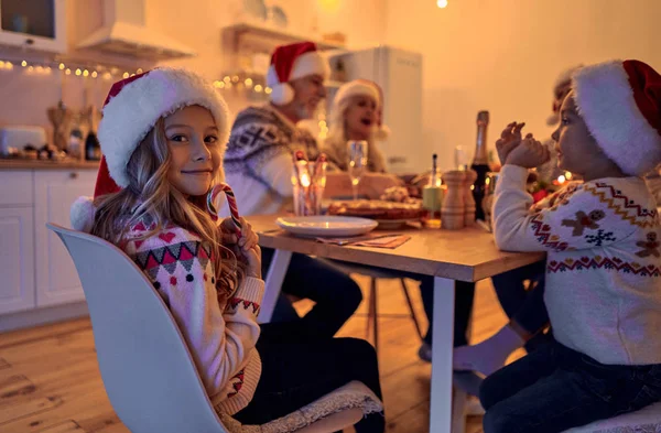 Kellemes Karácsonyi Ünnepeket Boldog Évet Ünnepi Családi Vacsora Ünnepeljük Együtt — Stock Fotó