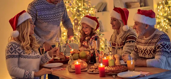 Feliz Navidad Feliz Año Nuevo Cena Familiar Festiva Celebrando Vacaciones — Foto de Stock