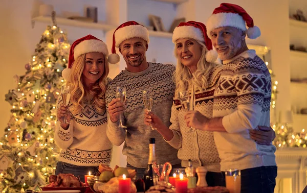 God Jul Och Gott Nytt Festlig Familjemiddag Firar Vintersemester Tillsammans — Stockfoto