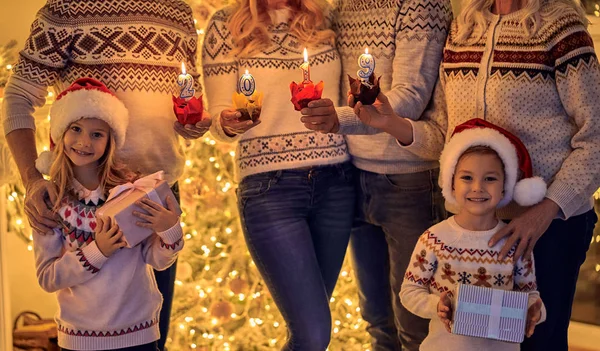 God Jul Och Gott Nytt Lycklig Familj Fira Vintersemester Hemma — Stockfoto