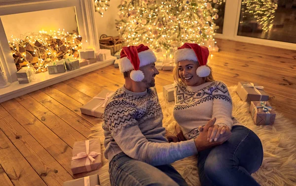 God Jul Och Gott Nytt Romantiska Par Firar Vintersemester Hemma — Stockfoto