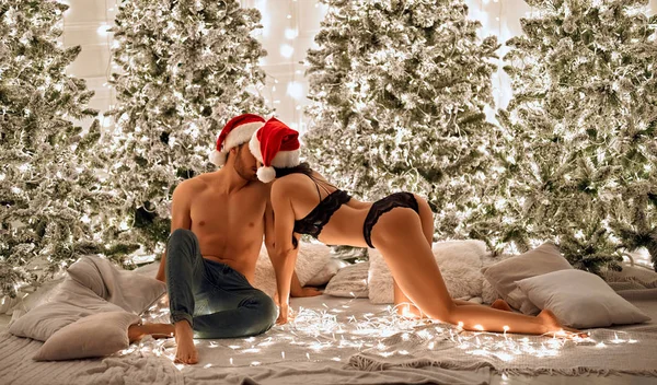 Feliz Natal Feliz Ano Novo Sexy Casal Apaixonado Celebrando Natal — Fotografia de Stock