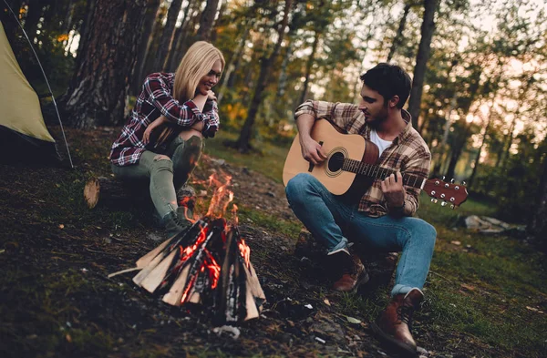 Young Couple Tourists Exploring New Places Attractive Woman Handsome Bearded — Stock Photo, Image