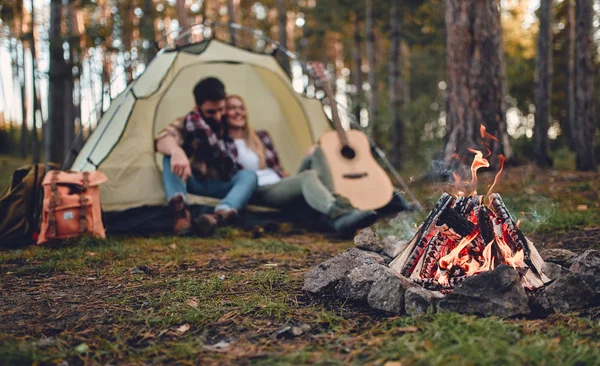 Young Couple Tourists Exploring New Places Attractive Young Woman Handsome — Stock Photo, Image